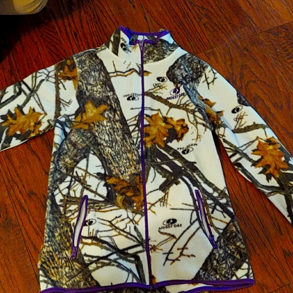 Mossy oak - Picture 1 of 3